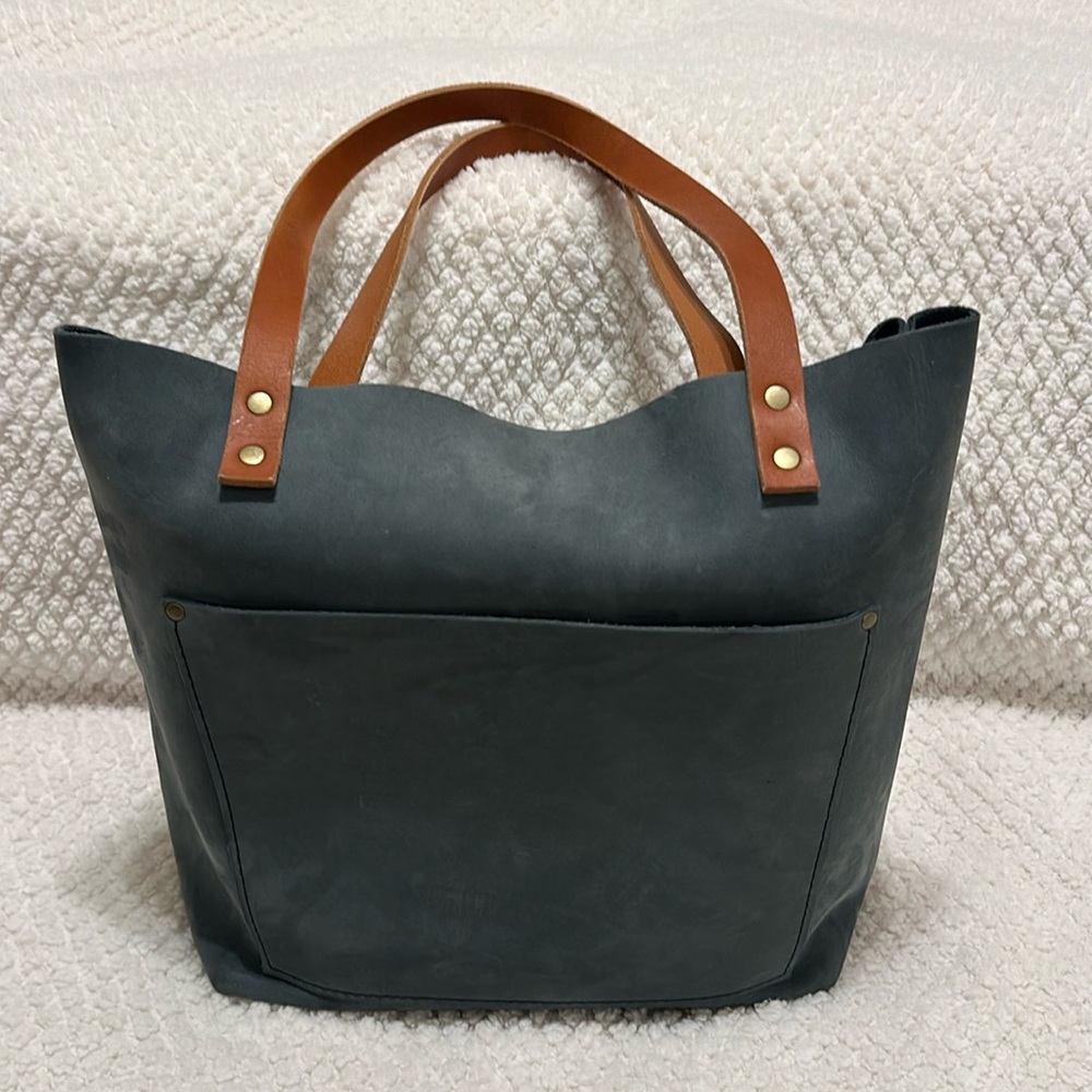 Portland Leather goods storm medium tote with tandles!